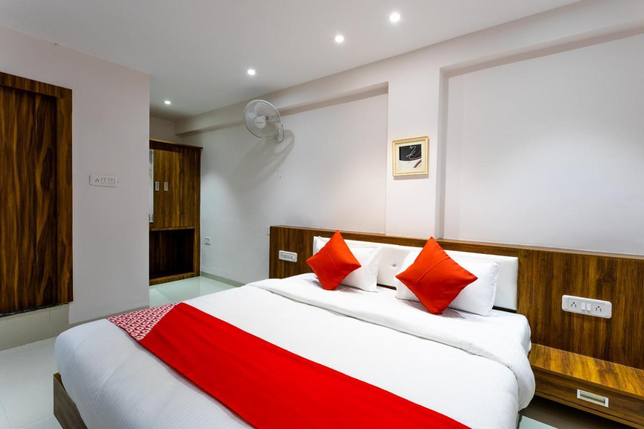 Oyo 29585 The Cliff Hotell Indore Exteriör bild