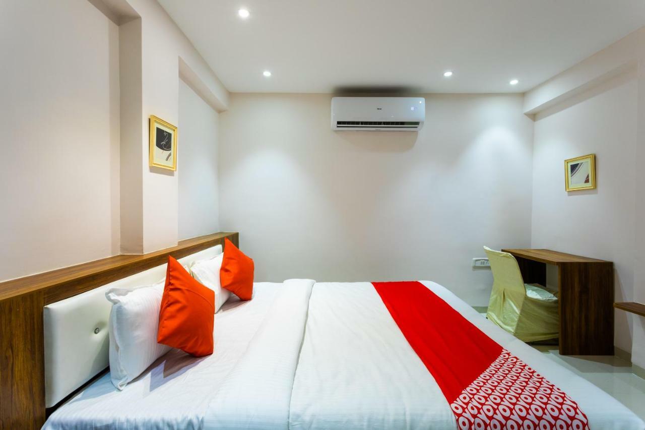 Oyo 29585 The Cliff Hotell Indore Exteriör bild